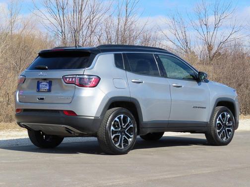 Billet Silver Metallic Clearcoat 2023 Jeep Compass Limited