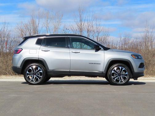 Billet Silver Metallic Clearcoat 2023 Jeep Compass Limited