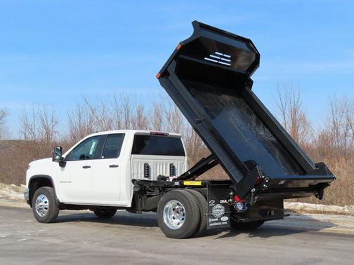 Summit White 2025 Chevrolet Silverado 3500 WT