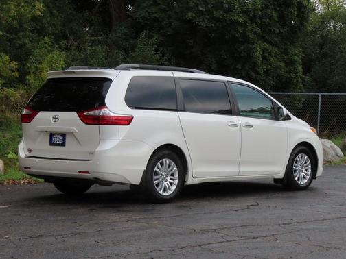 2017 Toyota Sienna L