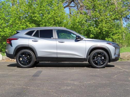 Sterling Gray Metallic 2024 Chevrolet Trax ACTIV
