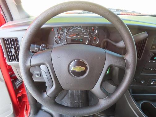2025 Chevrolet Express 3500 Work Van