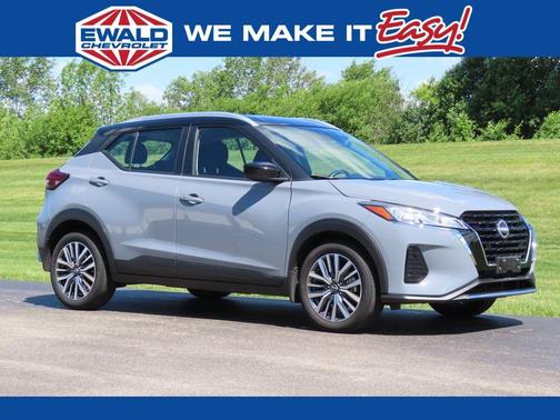 Boulder Gray Metallic 2024 Nissan Kicks SV