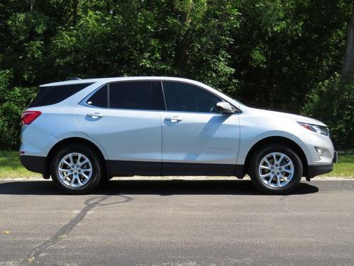 Silver Ice Metallic 2020 Chevrolet Equinox 1LT