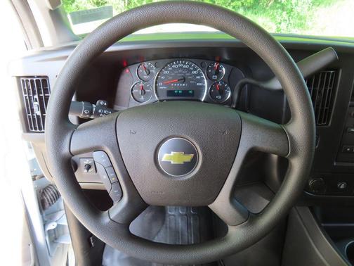 Summit White 2026 Chevrolet Express 2500 Work Van