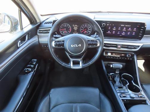 2022 Kia K5 EX