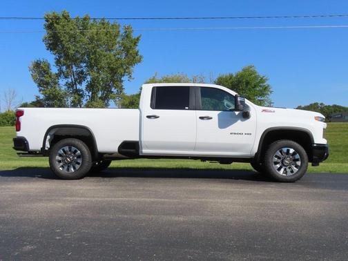 2026 Chevrolet Silverado 2500 Custom