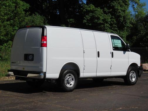 Summit White 2026 Chevrolet Express 2500 Work Van