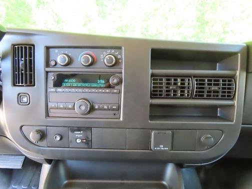 Summit White 2026 Chevrolet Express 2500 Work Van