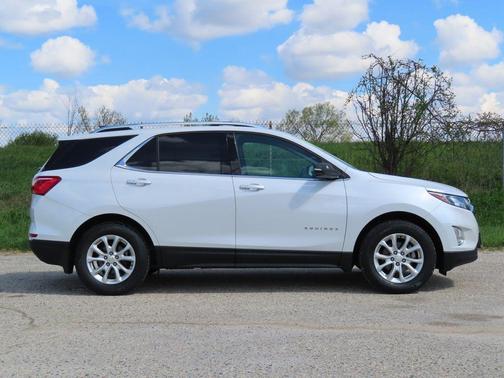 Iridescent Pearl Tricoat 2018 Chevrolet Equinox 1LT