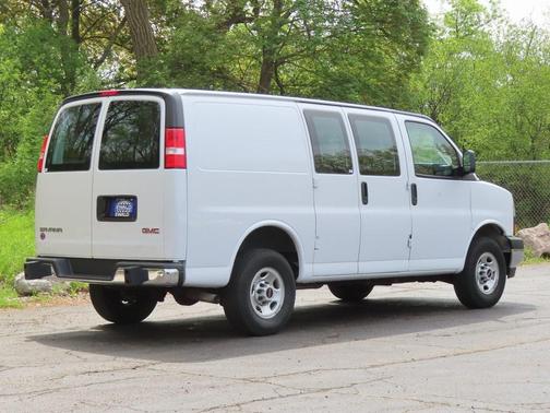 2022 GMC Savana 2500 Work Van