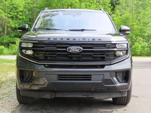 Dark Matter Gray Metallic 2025 Ford Expedition Max Platinum
