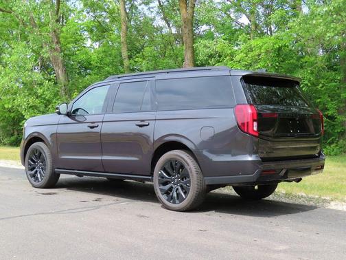 Dark Matter Gray Metallic 2025 Ford Expedition Max Platinum
