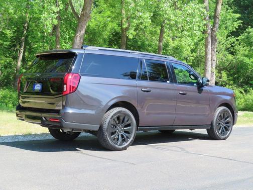 Dark Matter Gray Metallic 2025 Ford Expedition Max Platinum