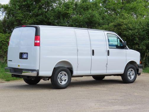 Summit White 2026 Chevrolet Express 2500 Work Van