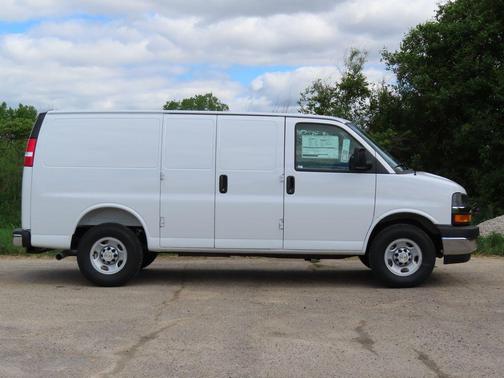 Summit White 2026 Chevrolet Express 2500 Work Van