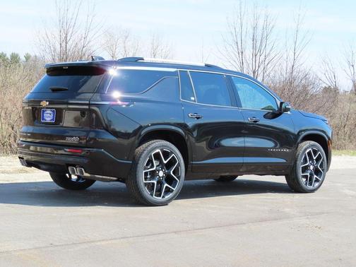 Mosaic Black Metallic 2026 Chevrolet Traverse High Country