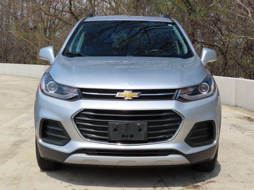 Silver Ice Metallic 2017 Chevrolet Trax LT