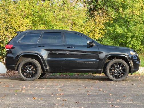 2017 Jeep Grand Cherokee Altitude