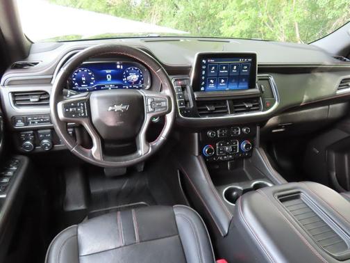 Black 2022 Chevrolet Suburban RST