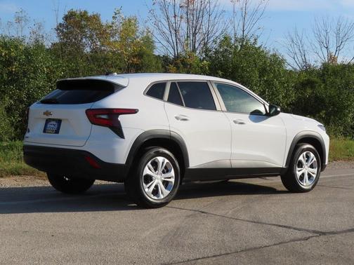 2025 Chevrolet Trax LS