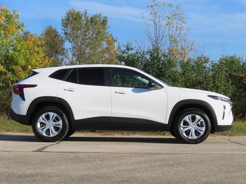 2025 Chevrolet Trax LS