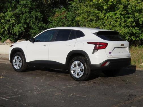 2025 Chevrolet Trax LS
