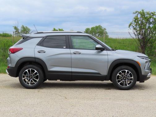 Sterling Gray Metallic 2026 Chevrolet Trailblazer LT