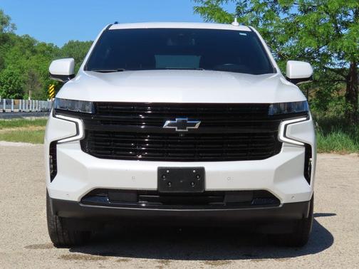 Iridescent Pearl Tricoat 2023 Chevrolet Tahoe RST