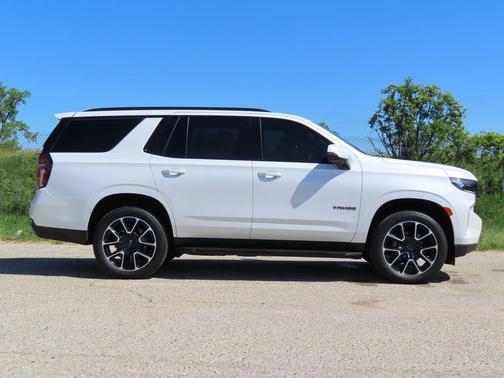 Iridescent Pearl Tricoat 2023 Chevrolet Tahoe RST