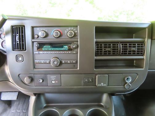 Summit White 2026 Chevrolet Express 3500 Work Van