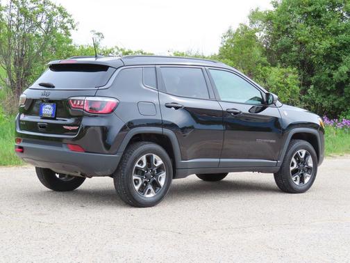 Diamond Black 2018 Jeep Compass Trailhawk