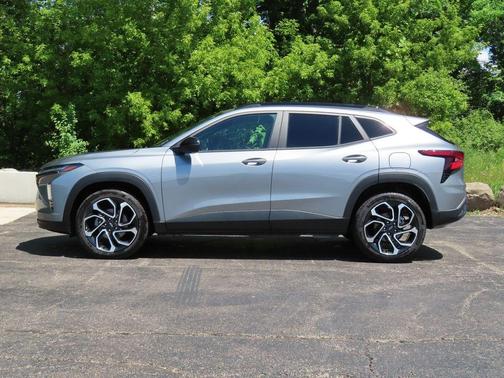 Sterling Gray Metallic 2024 Chevrolet Trax 2RS