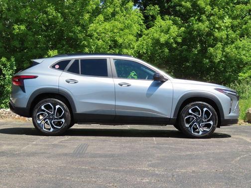 Sterling Gray Metallic 2024 Chevrolet Trax 2RS
