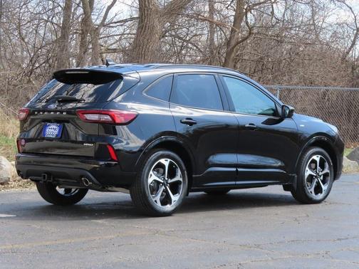 2025 Ford Escape ST-Line Elite