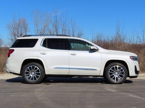 2022 GMC Acadia Denali