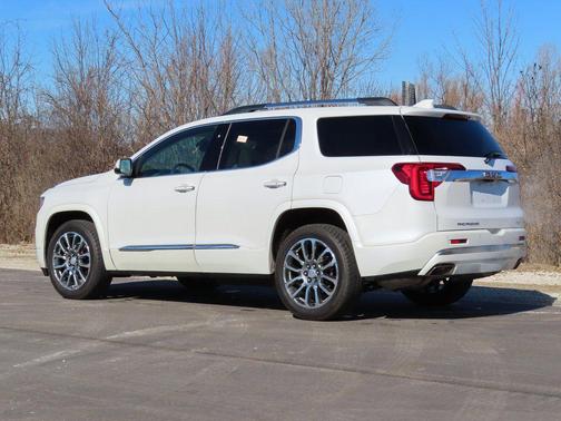 2022 GMC Acadia Denali