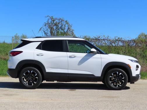 Summit White 2023 Chevrolet Trailblazer LT