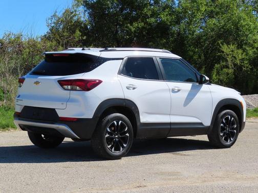 Summit White 2023 Chevrolet Trailblazer LT