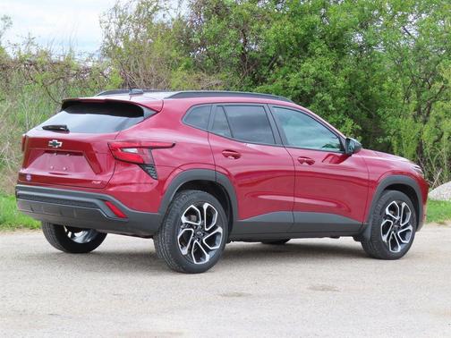 Crimson 2025 Chevrolet Trax 2RS