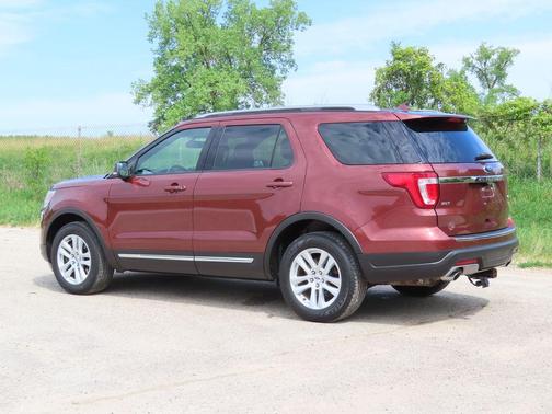 Cinnamon Glaze Metallic 2018 Ford Explorer XLT