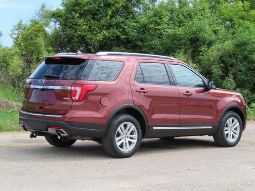 Cinnamon Glaze Metallic 2018 Ford Explorer XLT
