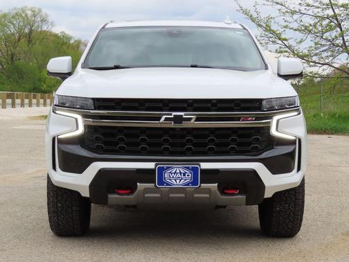 Summit White 2021 Chevrolet Suburban Z71