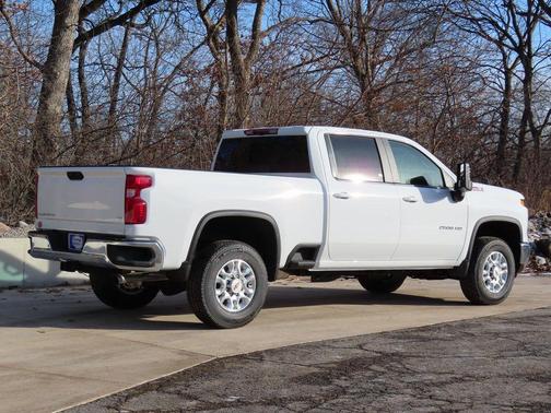 Summit White 2026 Chevrolet Silverado 2500 LT