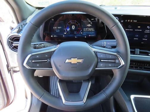 Summit White 2026 Chevrolet Equinox LT