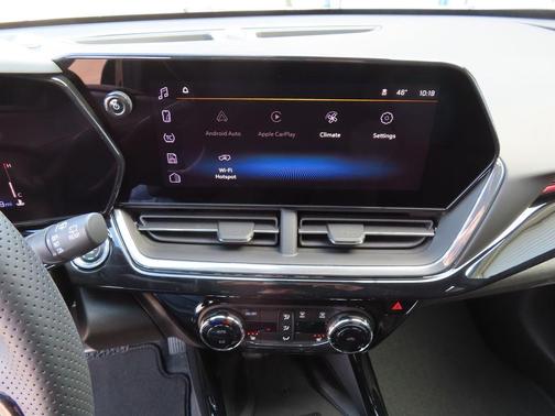 Mosaic Black Metallic 2026 Chevrolet Trax 2RS