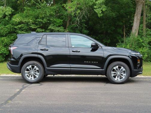 Mosaic Black Metallic 2027 Chevrolet Equinox LT