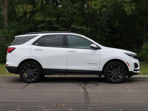 Summit White 2024 Chevrolet Equinox RS