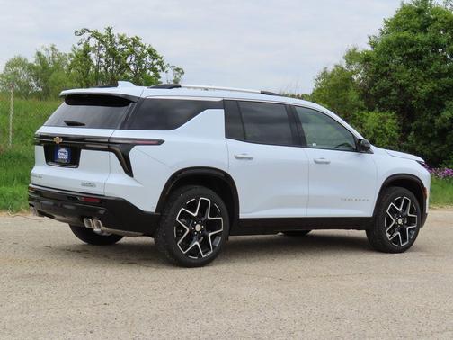 Polar White 2026 Chevrolet Traverse High Country