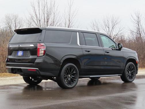 2022 Chevrolet Suburban LT